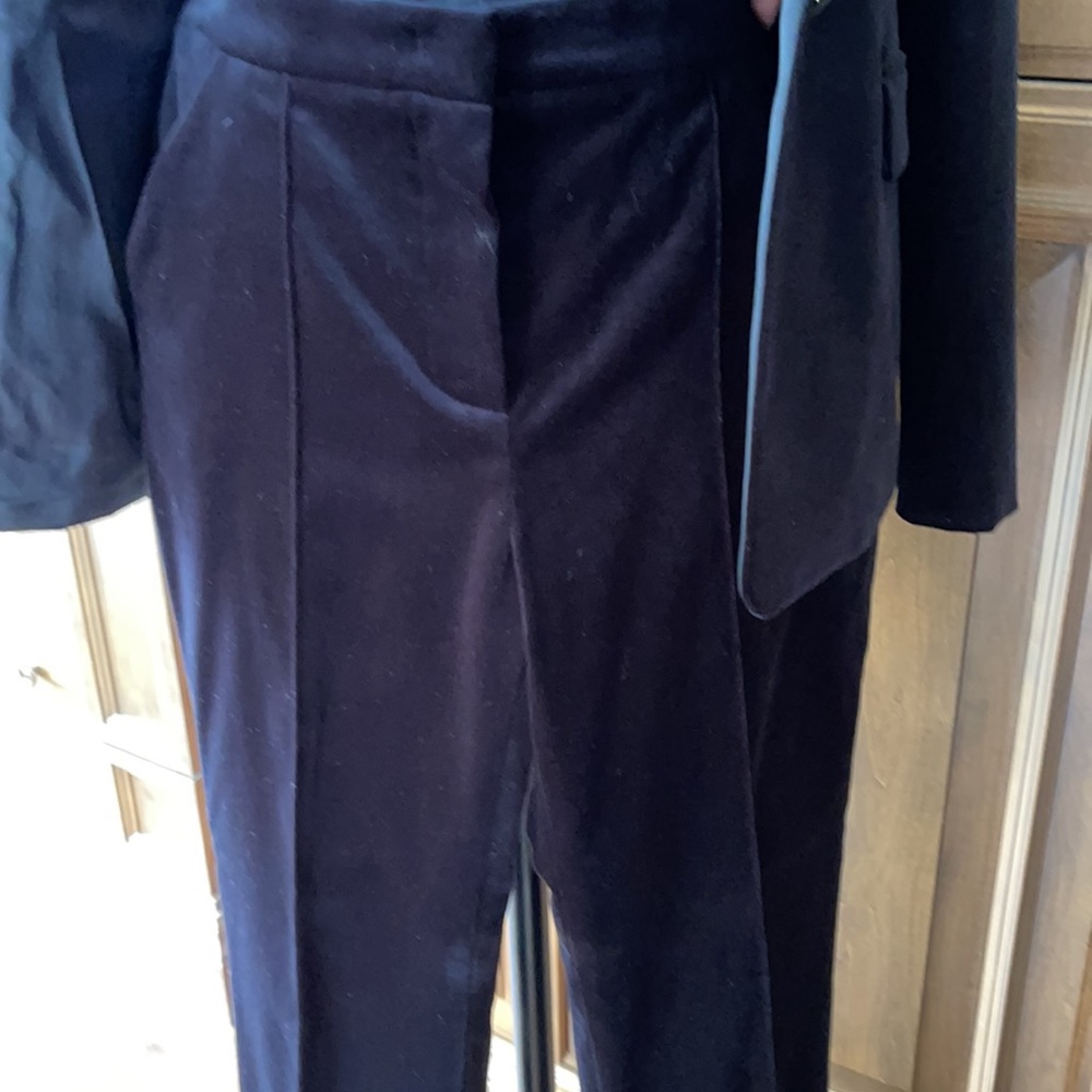 Sequin embroidered velvet Escada jacket and pants - Picture 2 of 7